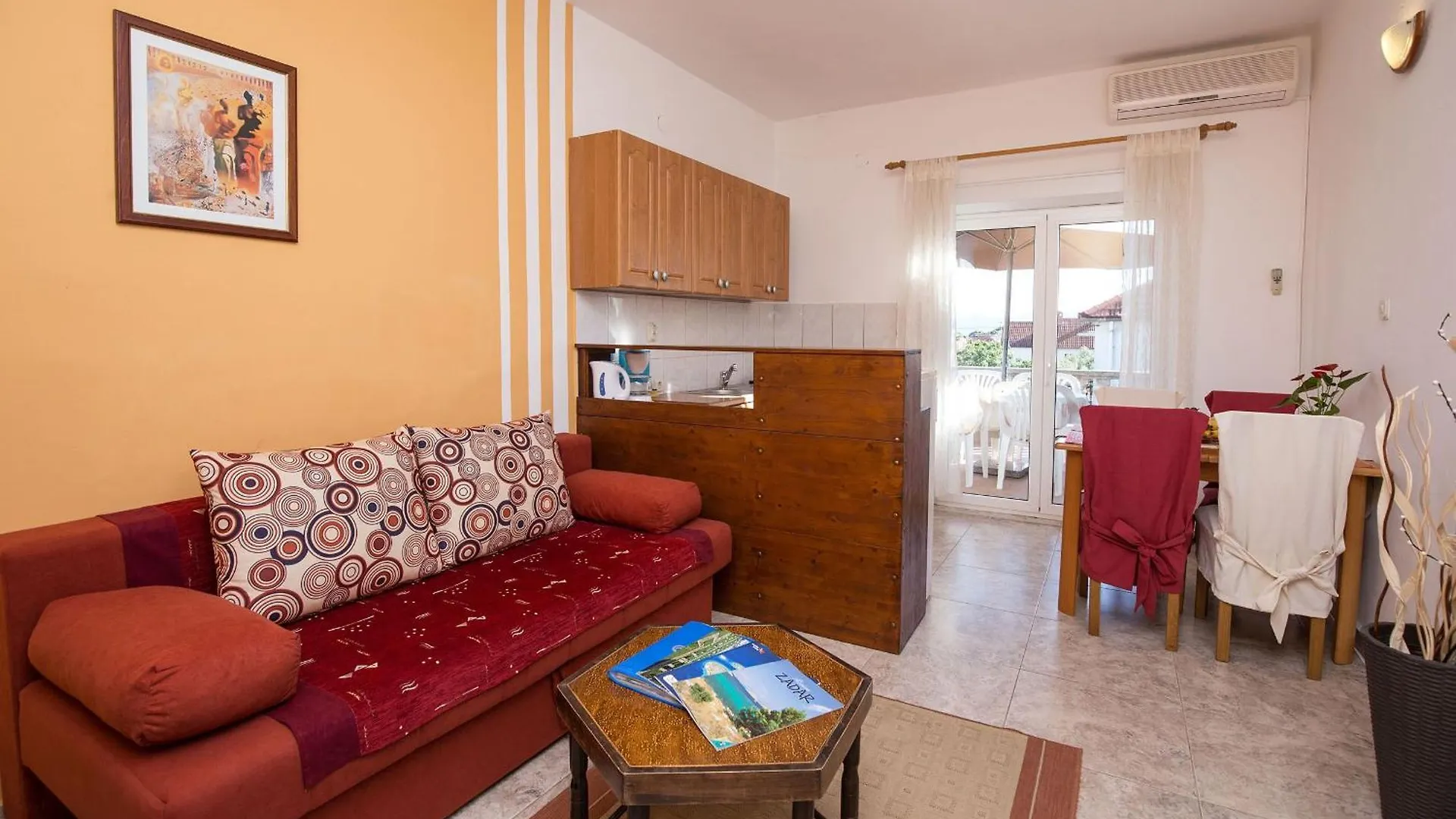 Ruhiges Appartement Mit Terrasse In Strandnaehe Zadar Apartment