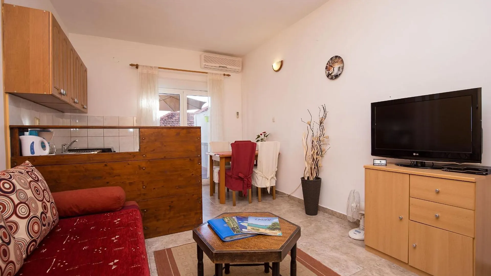 Apartment Ruhiges Appartement Mit Terrasse In Strandnaehe Zadar