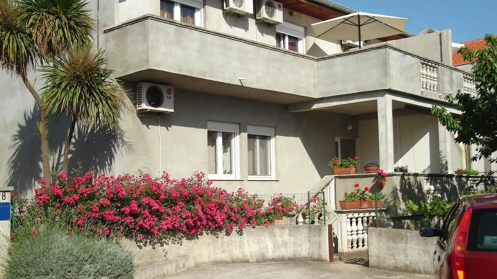 Ruhiges Appartement Mit Terrasse In Strandnaehe Zadar Apartment